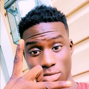 Meet your Posher, Moustapha